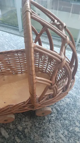 Carrinho de Boneca em Vime Natural Brinquedo