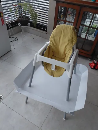 Cadeira de Alimentação IKEA ANTILOP + CatchR (Coletor de Alimentos)
