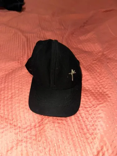 BONÉ PRETO BÁSICO FÉ