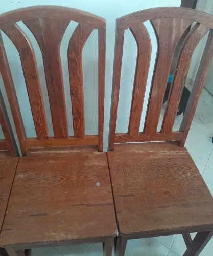 VENDO 4 CADEIRAS DE MADEIRA