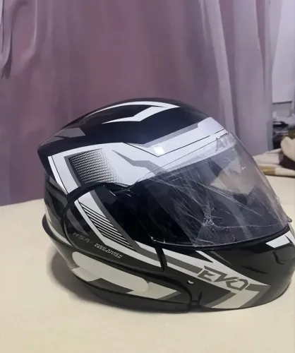 Capacete Robocop EVO Semi-novo 