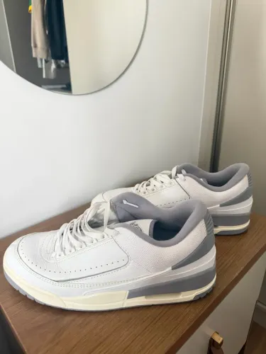 VENDO TÊNIS AIR JORDAN 2/3 BRANCO