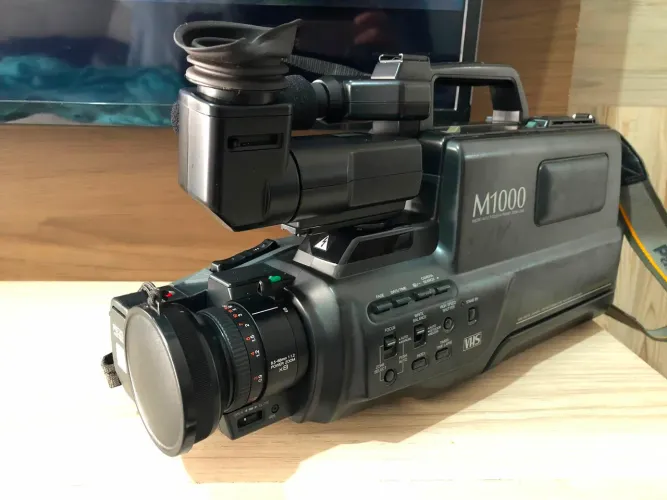 filmadora Panasonic M1000 (também conhecida como NV-M1000),