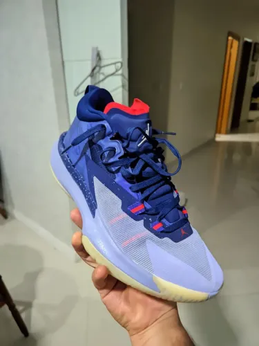 Tênis Nike Jordan Zion 1 - Tamanho 41 - COR EXCLUSIVA - Usado