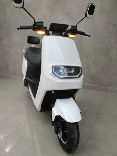 Scooter elétrica nova