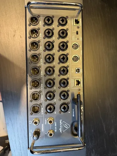 Mesa de som digital xr18 Behringer