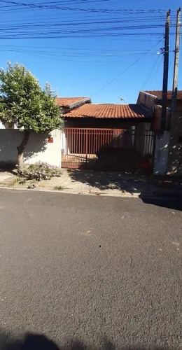 CASA DE FUNDO DISPONÍVEL PARA LOCAÇÃO NO REGISSOL