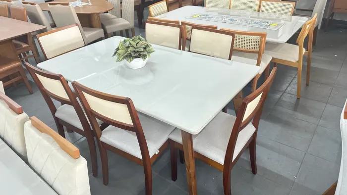 Mesa nova de madeira maciça pronta entrega 