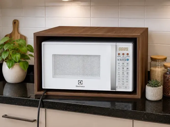 Microondas 20L Eletrolux e nicho conservados