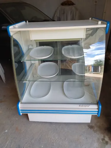 Balcao vitrine e caixa