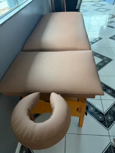 Vendo maca fixa, muito resistente, para procedimentos estéticos ou clínicos.