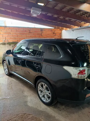 Mitsubishi Outlander 2.0 16V 160cv Aut. 2014