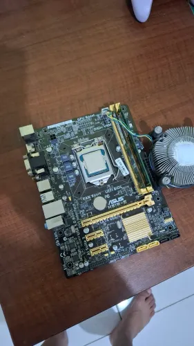 Placa mãe 1150 com memorias ddr3 2x4gb (retirada de peças da placa, memórias boas)