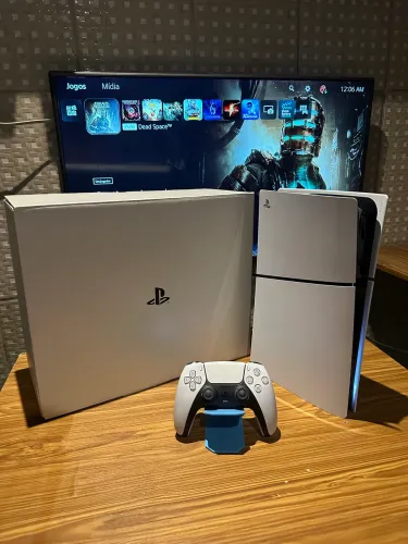PS5 Slim funcionando perfeitamente