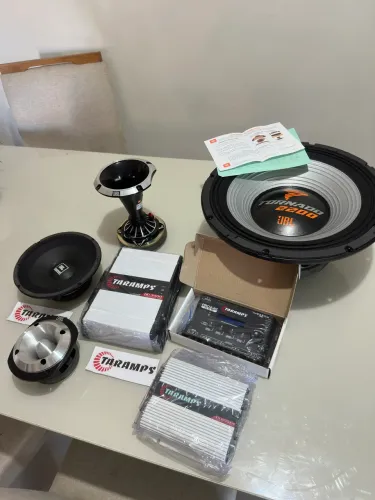 Vendo kit Taramps /JBL (Novo)