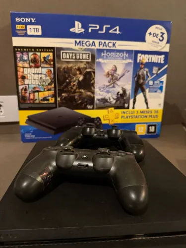 PLAYSTATION 4 SLIM COM 02 CONTROLES