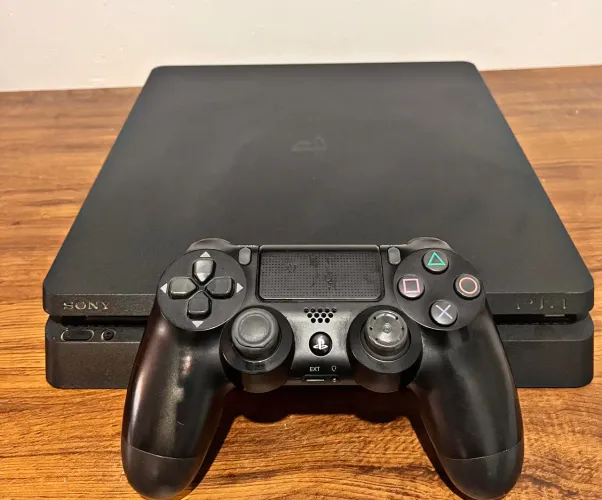 Ps4 slim 1 TB