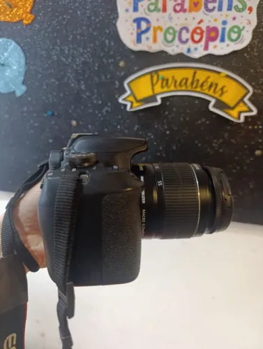 Canon EOS Rebel T7+ com Lente 18-55mm IS II
