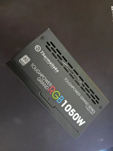 Fonte Thermaltake Toughpower RGB 1050w 80Plus Platinum