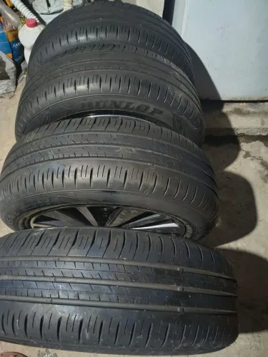 Jogo de Rodas Aro 15 Pneus Dunlop nunca usados