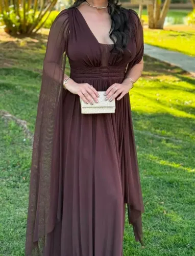 Vestido de festa marrom