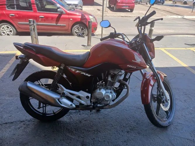 Honda cg fan 160 vermelha