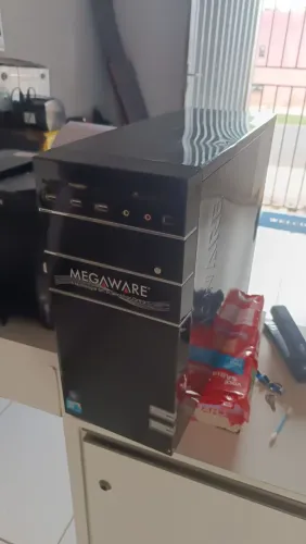 CPU Intel core i3-7100ghz 3.90, HD 1TB+ 8GB RAM 