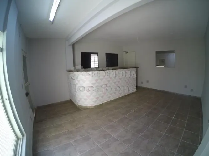 Casa comercial no bairro Vila Imperial com 05 salas.