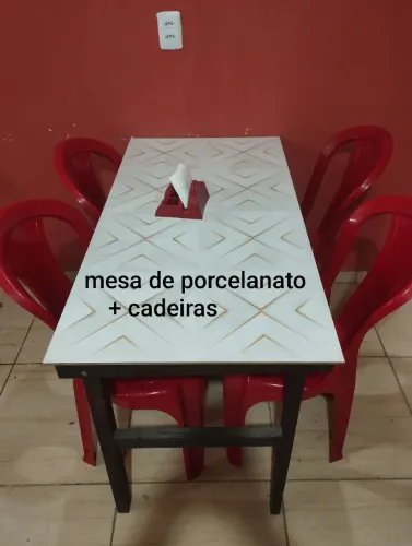 Mesas com cadeiras 