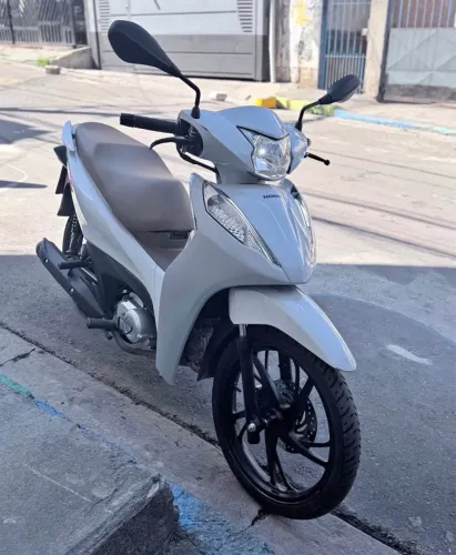 Vende -se biz 2025 em perfeito estado