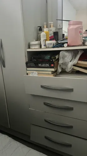 GUARDA ROUPA