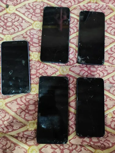 Celulares com defeito