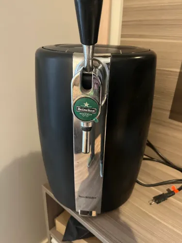 Chopeira Beertender Krups Heineken com Capacidade de 5 Litros Preta