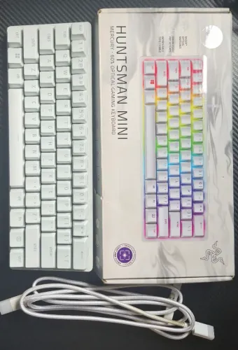 Teclado Razer Huntsman Mini Mercury 60% switch purple