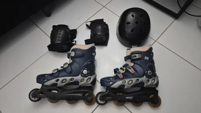 Patins inline Traxart tamanho 44, com acessórios