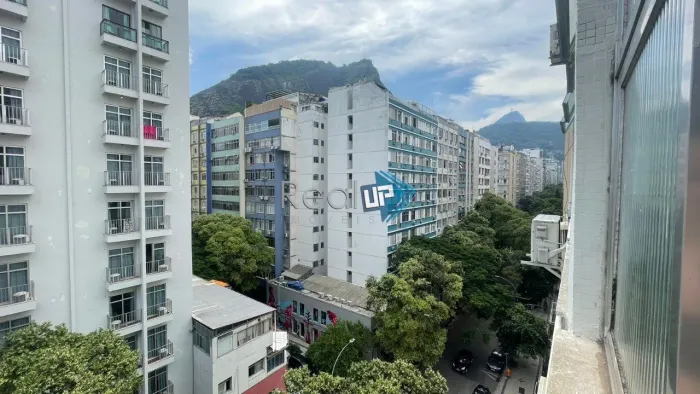 QUARTO E SALA REFORMADO EM COPACABANA