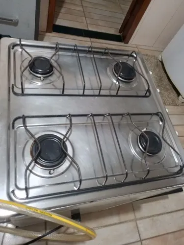 Fogão 4 bocas em otimo estado acompanha mangueira
