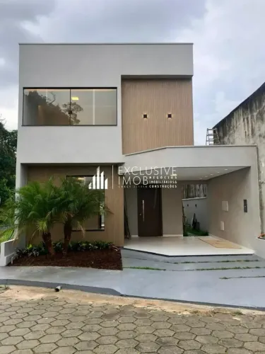 BELÍSSIMA CASA NO PORTO MARINA