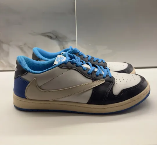 Tênis Travis Scott JORDAN LOW azul