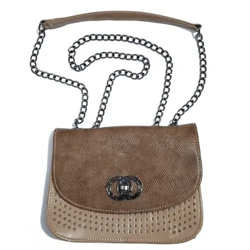 Bolsa Marrom de corrente e tachas