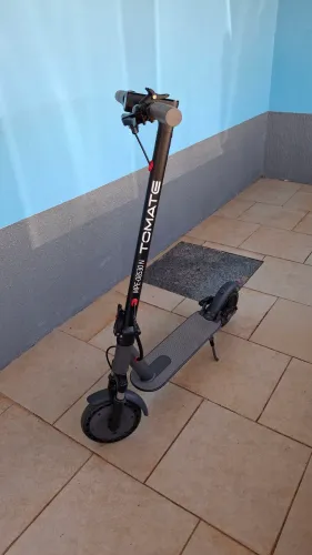 Patinete elétrico tomate