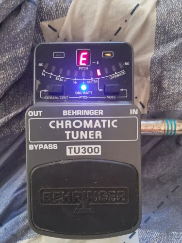 Behringer TU300 Afinador Cromatic