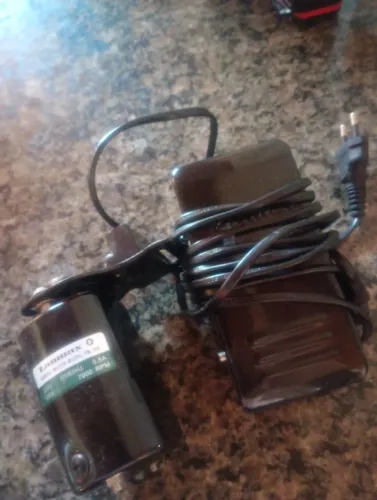 Motor com pedal para máquina de costura.   Marca lanimax.