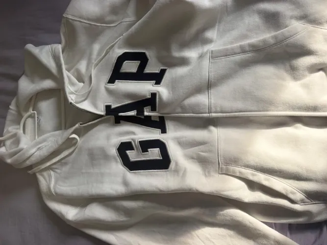 Moletom GAP branco com azul com zíper - nunca usado 