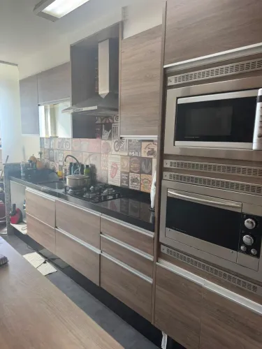 VENDO APARTAMENTO COM 2 QUARTOS E 2 BANHEIROS