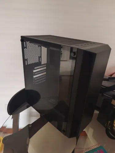 Gabinete Fara B1 SilverStone + 5 Ventoinhas