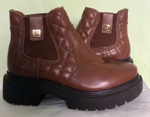 Bota Coturno Pegada Feminino em Couro Terracota Cano Curto