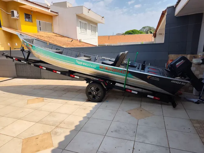Barco alumínio 6 metros boca 1.5 