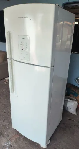 Geladeira Brastemp Frost Free com painel digital