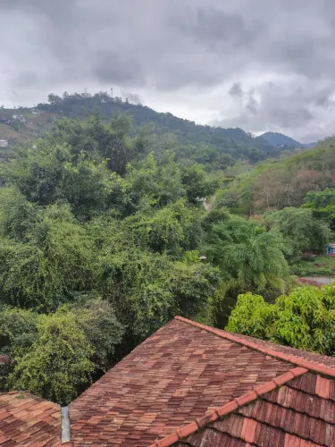 Lindo apartamento de 2 quartos na Vargem dos Marmelos em Itaipava Petrópolis RJ